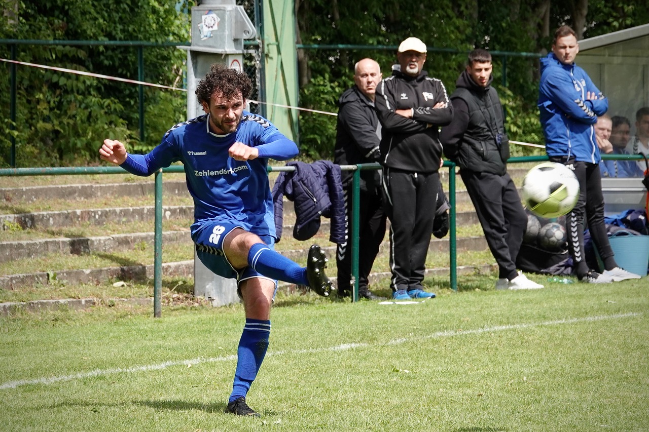 1.Herren bei Hertha 06