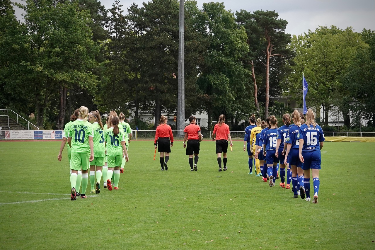 B-Mädchen gegen VfL Wolfsburg